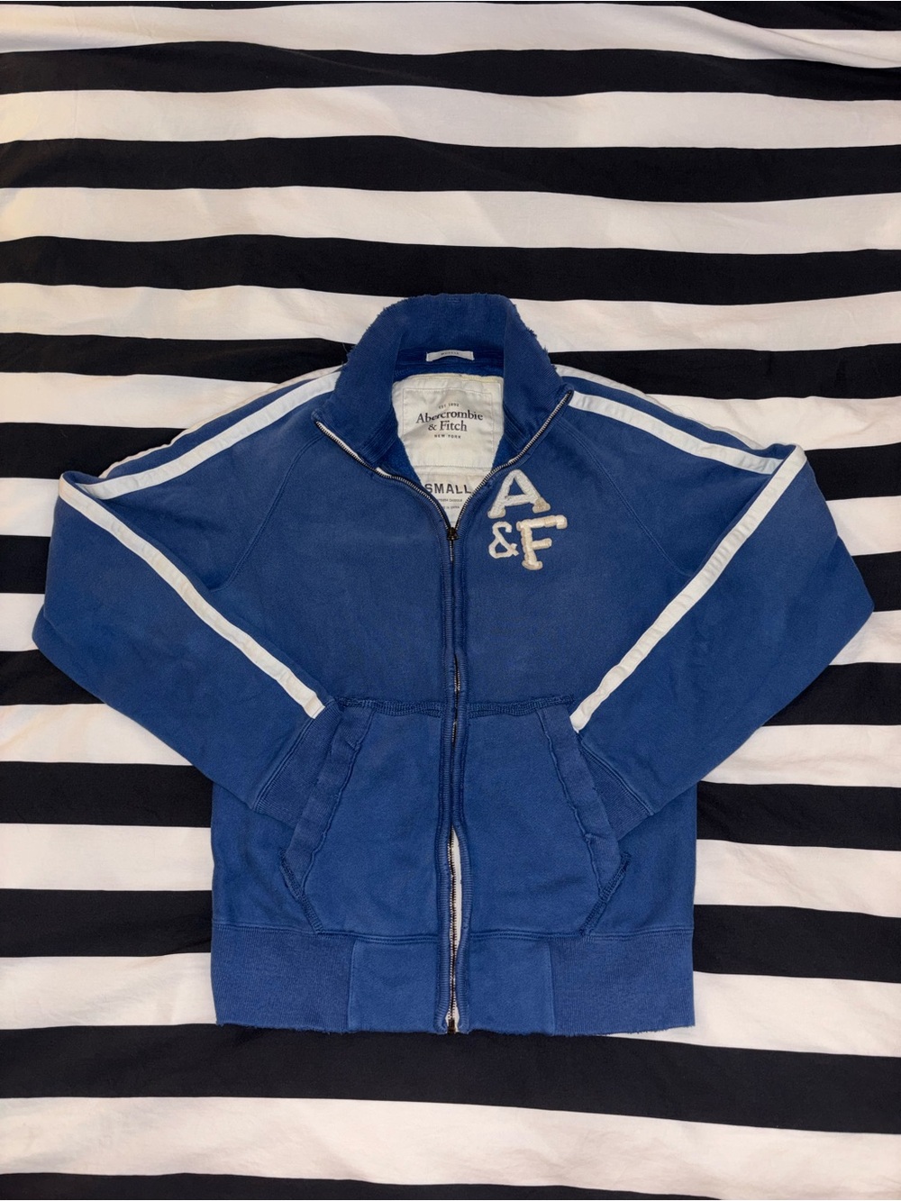 Vintage Abercrombie & Fitch Blue Zip Muscle Fit Sweater